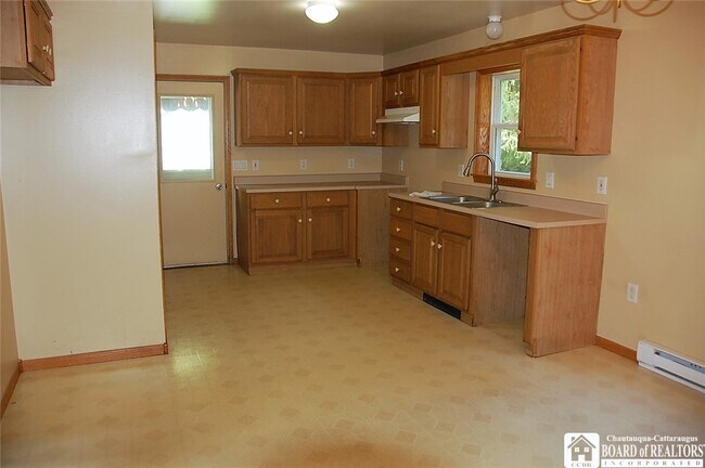 Building Photo - 2656 1/2 Horton Rd