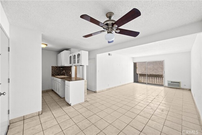 Building Photo - 18620 Hatteras St