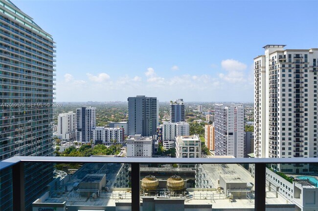 Building Photo - 1000 Brickell Plaza