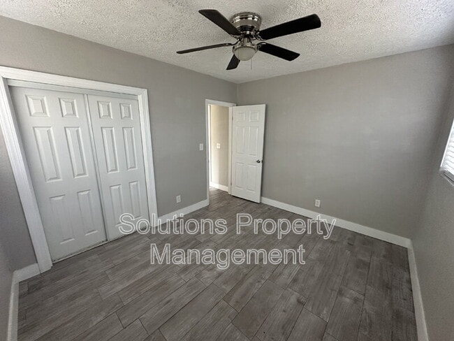 Building Photo - 1606 S Miramar Ave