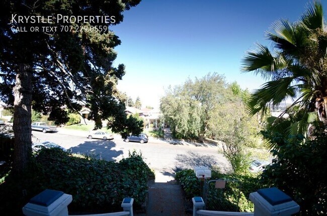 Building Photo - Vintage Victorian near Downtown Vallejo