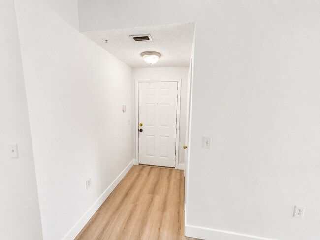 Building Photo - 10873 Windsor Walk Dr