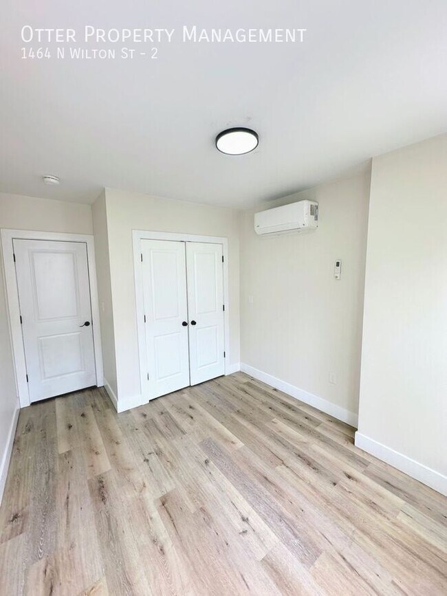 Building Photo - 1464 N Wilton St