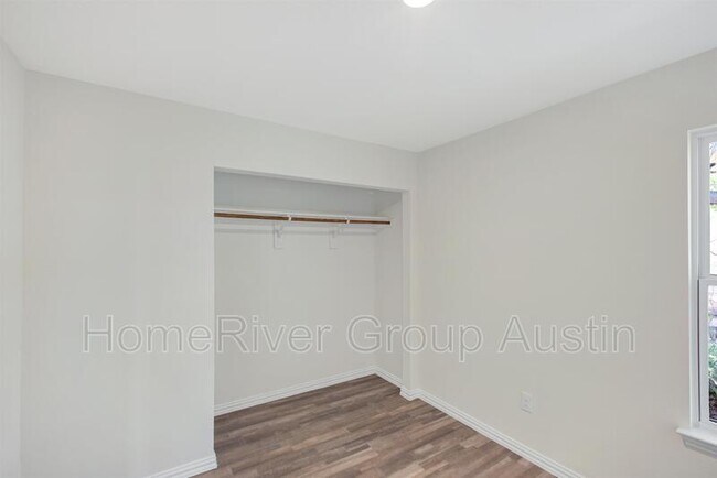 Building Photo - 410 S 12th St