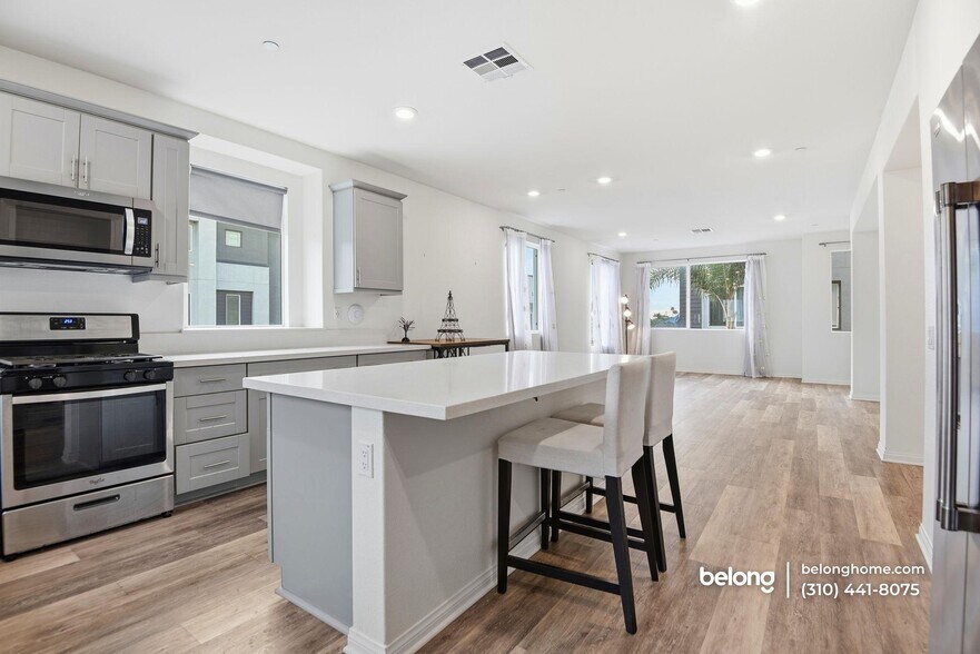 Building Photo - 14043 Royalton Ln