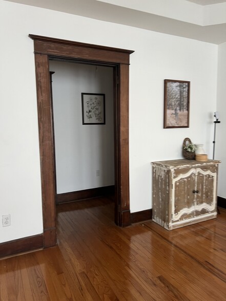 Building Photo - 508 Woodland Ave