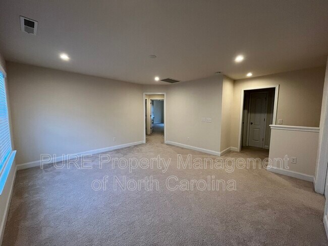 Building Photo - 5302 Tilley Manor Dr