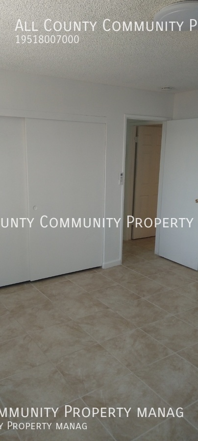 Building Photo - 2 bed, 1.5 bath apartment in 29 Palms!