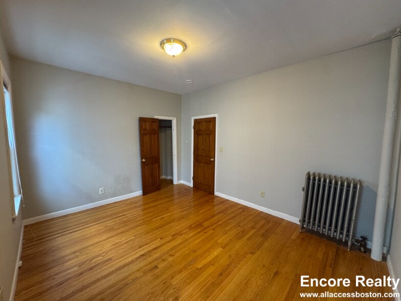 Building Photo - 23 Tufts St