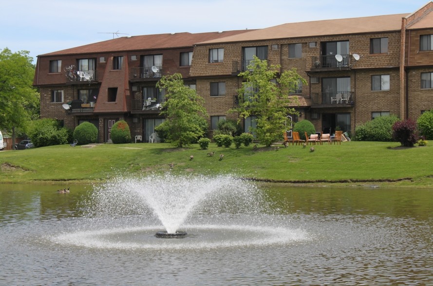 Primary Photo - Salem Walk Apartments