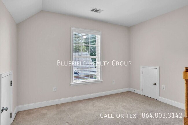 Building Photo - 343 Rhapsody Ln