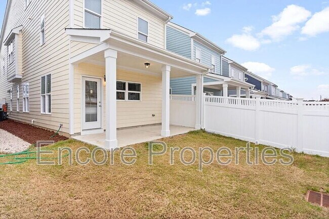 Building Photo - 1228 Brown Velvet Ln