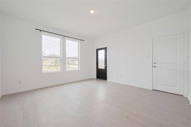 Building Photo - 26615 Coast Redwood Dr