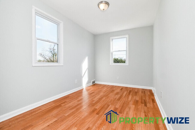 Building Photo - 3705 Midheights Rd