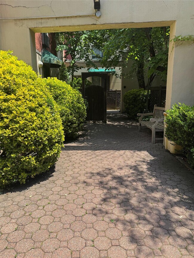 Building Photo - 7103 Fresh Pond Rd
