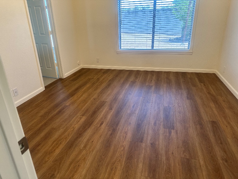 Building Photo - 1060 W Paseo Way