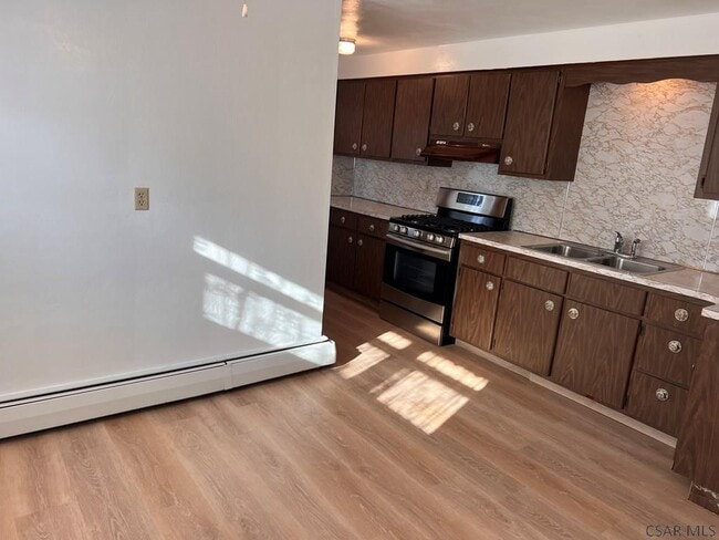 Building Photo - 129 Lulay St