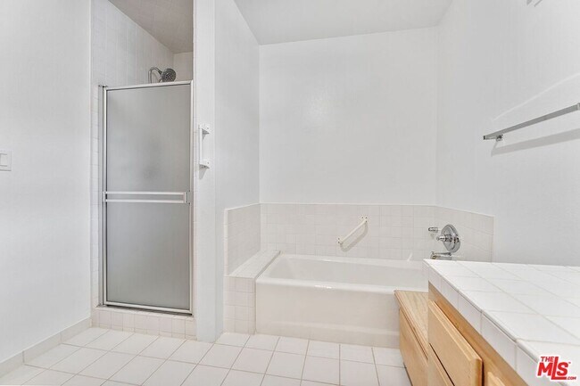Building Photo - 253 15th St