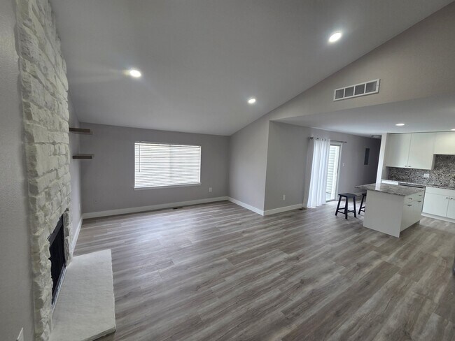 Building Photo - 8470 Everett Way
