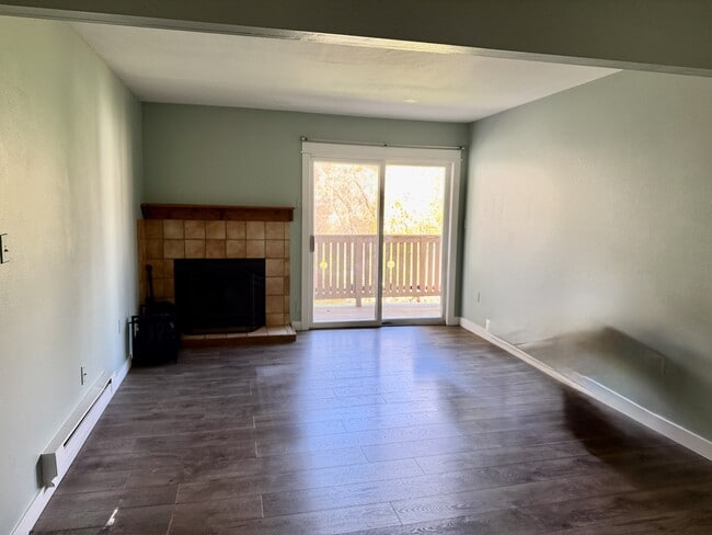 Building Photo - 998 W Beaver Creek Blvd