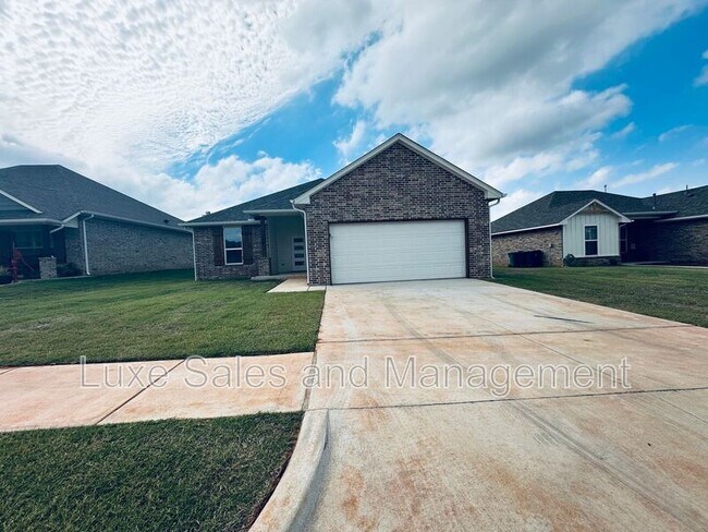 Building Photo - 16305 Villa Valeria Way