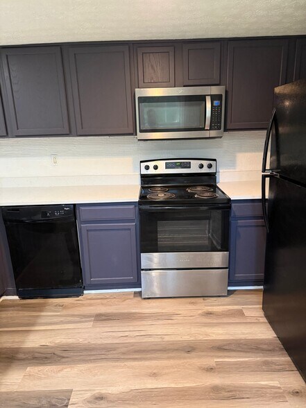 Building Photo - 2270 Fern Valley Dr SW