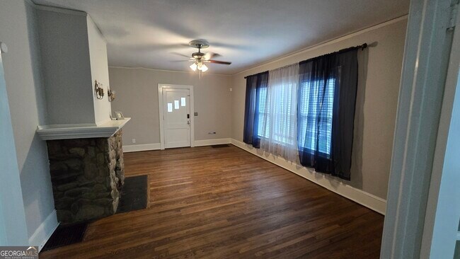 Building Photo - 865 Nottingham Dr