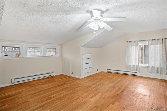 Building Photo - 144 Woodward Ave