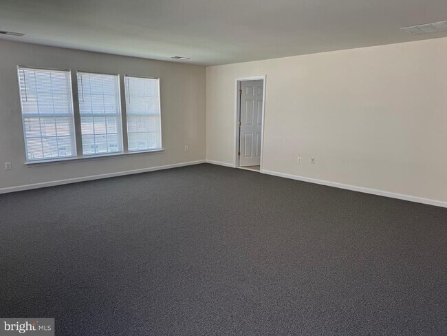 Building Photo - 9719 Inkwood Dr