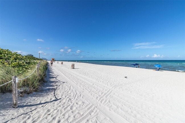 Building Photo - 8430 Harding Ave