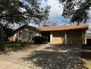 Building Photo - Nice 3 bedroom, 2 bath Home in College Hills West Available SOON!