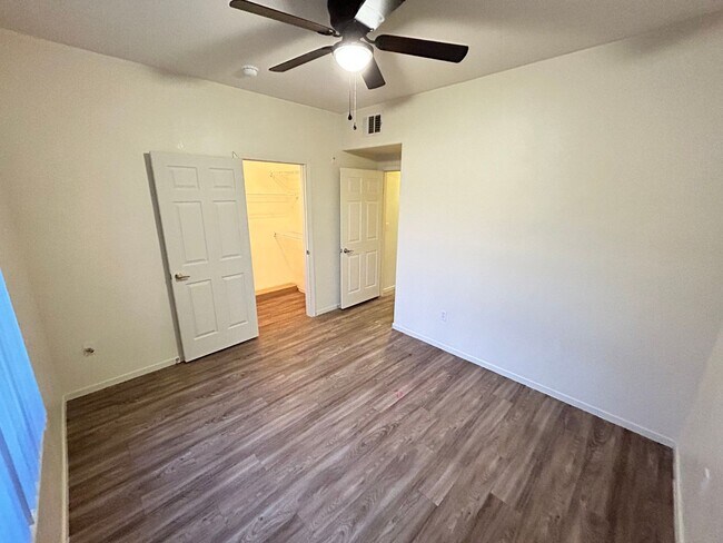 Building Photo - 7143 S Durango Dr