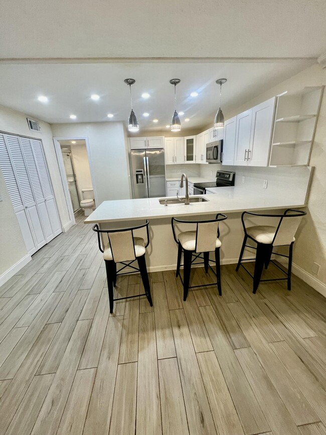 Building Photo - 3101 Florida Blvd