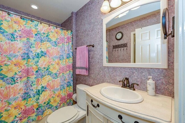 Building Photo - 2161 Peachtree Rd