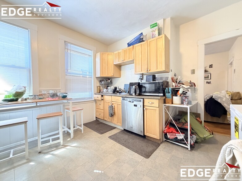 Building Photo - 26 Fordham Rd