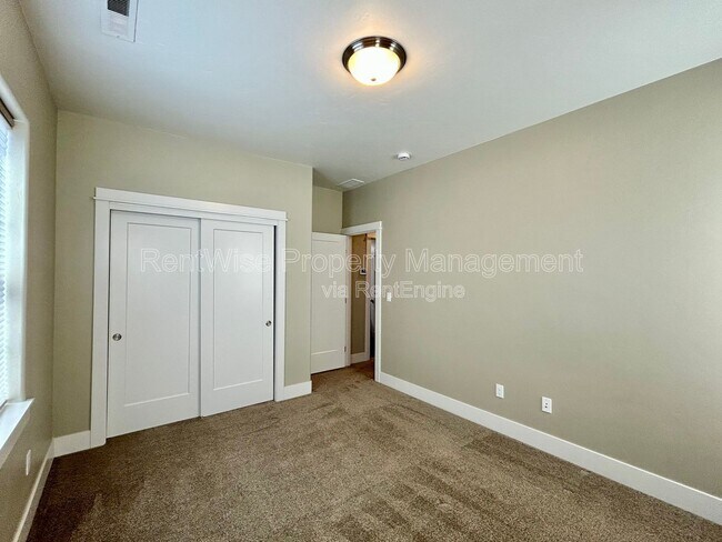 Building Photo - 3712 S Caddis Pl