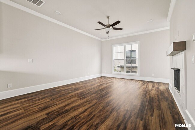 Building Photo - Stunning 4BR Townhome in Alpharetta