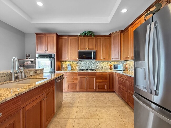 Building Photo - Kona Vistas 4 bedroom 2.5 bath fully furnished home with a pool