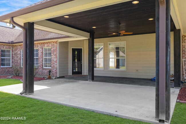 Building Photo - 106 Anslem Dr