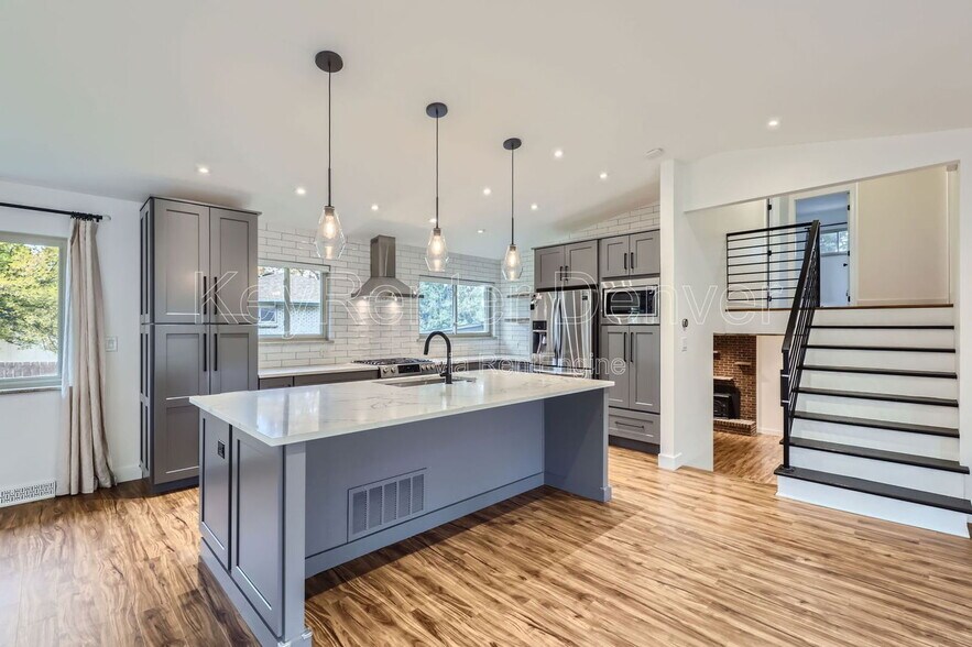 Building Photo - 5802 Queen St