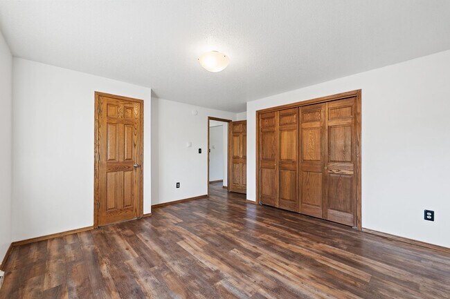 Building Photo - 1716 N Pettet Dr
