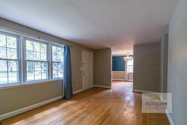 Building Photo - 326 Lincoln Ave