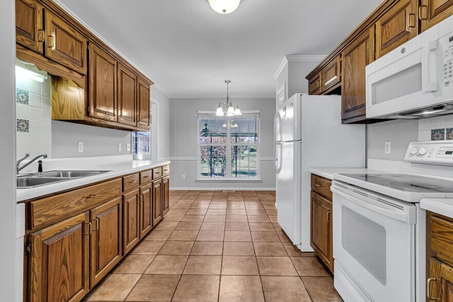 Building Photo - 207 Andy Johns Dr