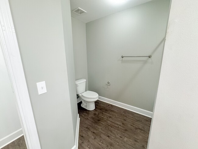 Building Photo - 1675 Jordon Ave