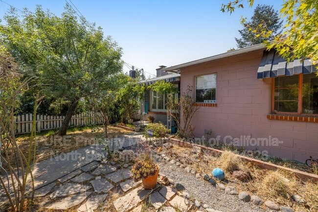 Building Photo - 1536 Madrona Ave