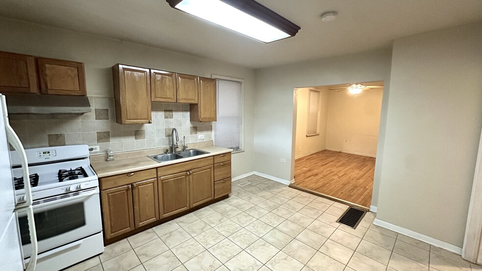 Building Photo - 3744 S Wallace St