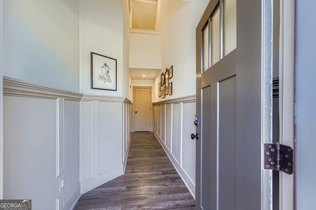 Building Photo - 568 Avondale Pk Cir