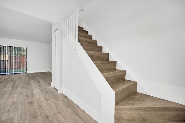 Building Photo - Charming 2BR Townhome with Private Patio – Ready for You!