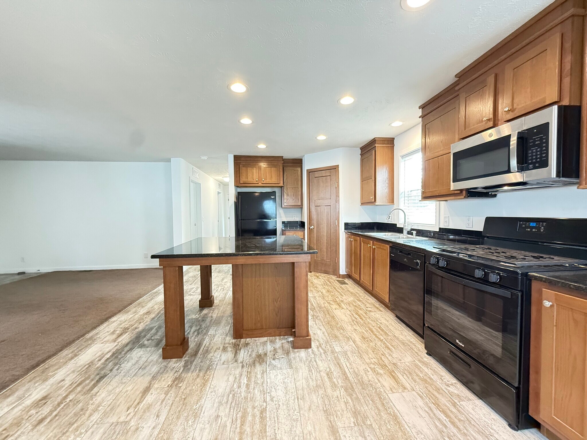 Building Photo - 2018 Lark Ln NW