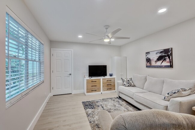 Building Photo - 1521 Ocean Dunes Cir